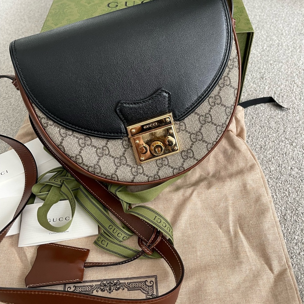 Gucci Black Brown GG Canvas Leather Crossbody Bag with Gold Hardware